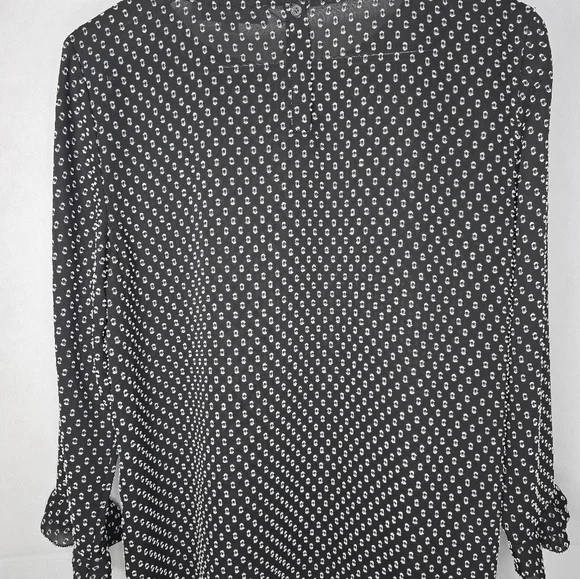 LOFT Blouse Black White Raised Dot 3/4 Sleeve Ruffle Cuffs Officewear M - Picture 5 of 13